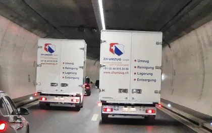 ZH-Umzug-Internationaler-Umzug-auf-der-Strasse