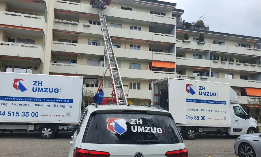 ZH-Umzug-Umzug-mit-Möbellift-Team